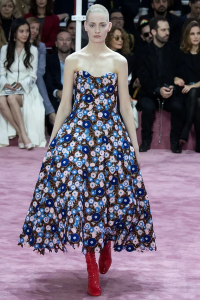 Look 37